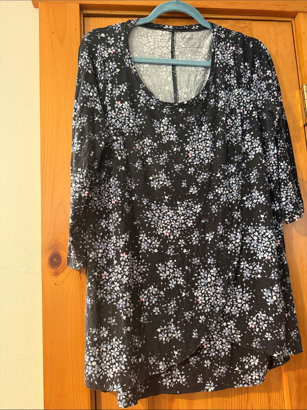 Motherhood Maternity Nursing Top Black Blue Floral Scoop Neck Tunic size M